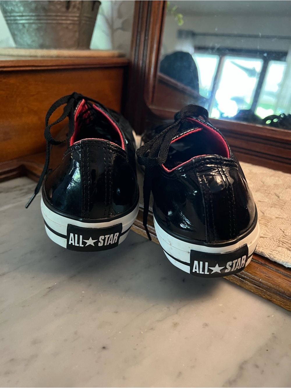 CONVERSE *RARE* Patent Leather Low Top Streetwear Sneakers Black Red Men's 8.5 - Picture 5 of 7